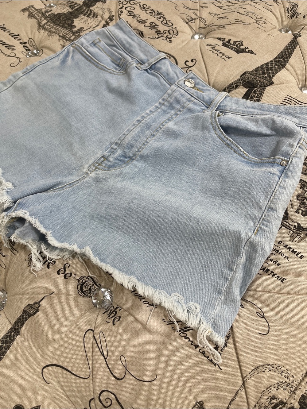 Forever 21  Frayed Hem Denim Shorts - Picture 5 of 8